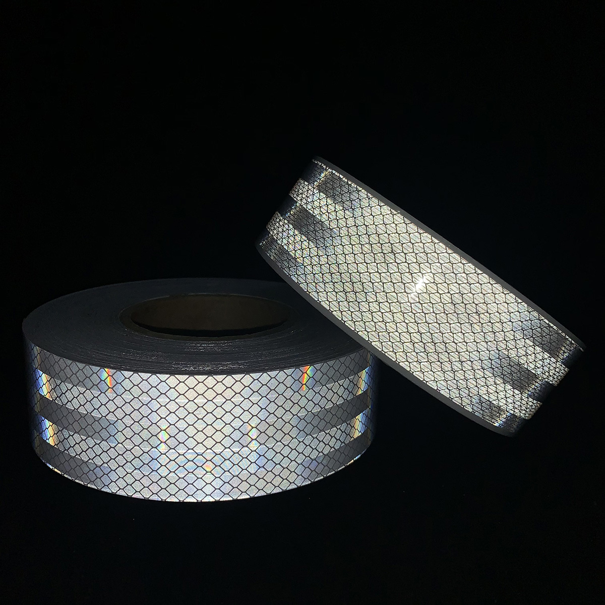 comparison of tape with or without the edge